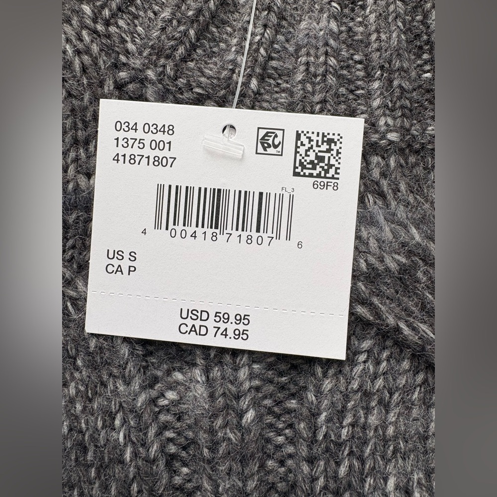 NWT - AE Whoa So Soft Cable Knit Sweater. Size Small. - Picture 9 of 9